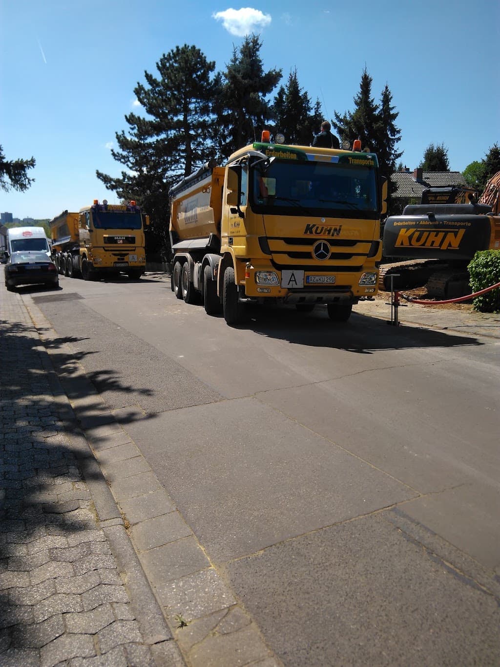 Kuhn und Sohn GmbH & Co. KG | Erdarbeiten | Abbrucharbeiten | Transporte